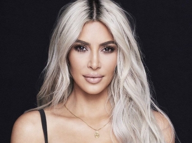 Kim Kardashian: Từ người gây tranh cãi bậc nhất Hollywood đến biểu tượng thời trang thế hệ mới